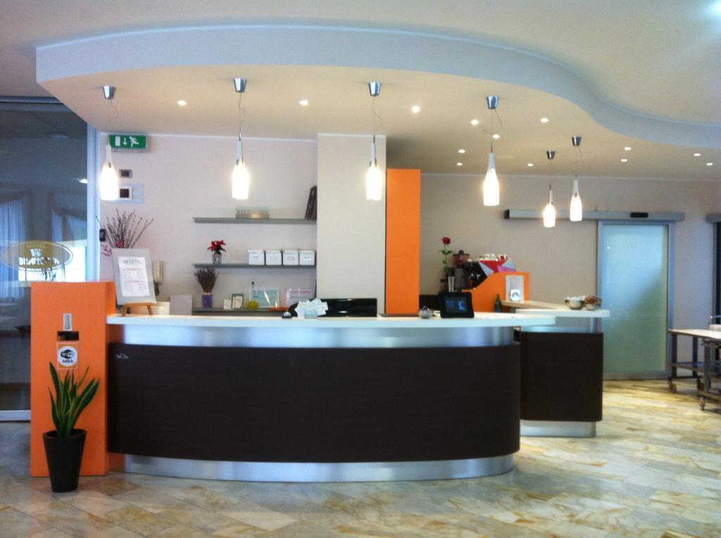 Hotel Ristorante Sbranetta Rozzano Dış mekan fotoğraf